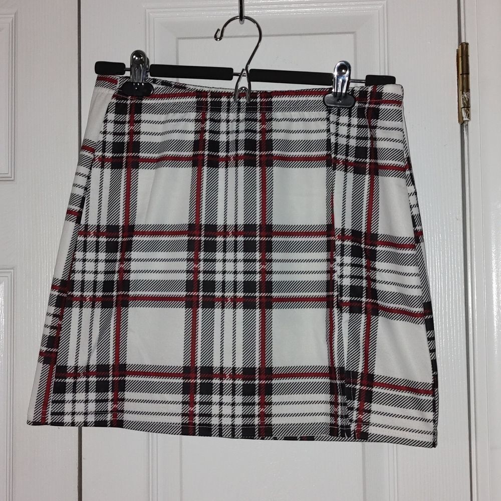 Shein pull on elastic waist black white red plaid  pencil skirt Sz  L